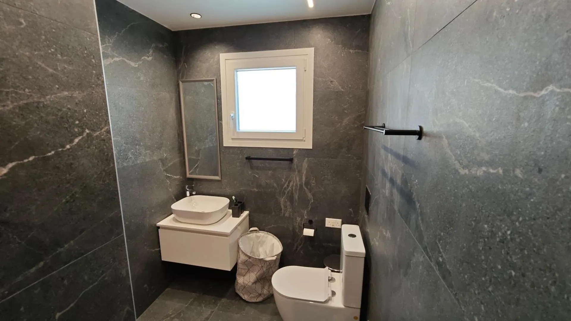 Modern 1Br House With Garden Near Larnaca Beach & Airport Daire
