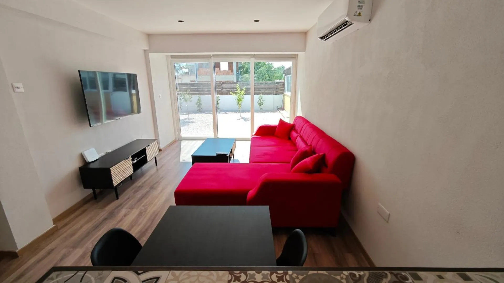 Modern 1Br House With Garden Near Larnaca Beach & Airport Daire