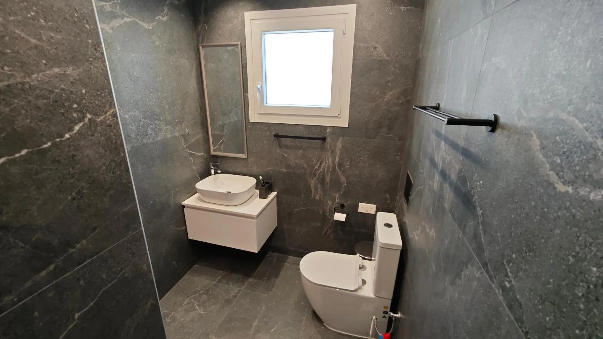 Modern 1Br House With Garden Near Larnaca Beach & Airport