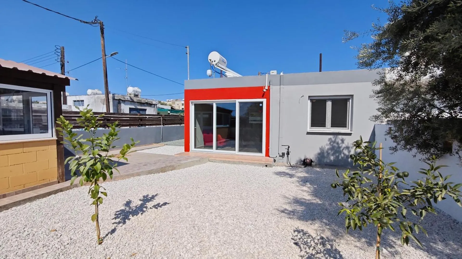 Modern 1Br House With Garden Near Larnaca Beach & Airport 0*,